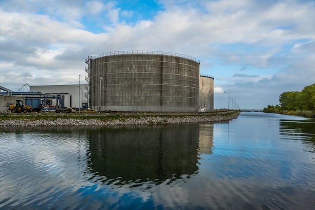 A visualization of a pumped hydro storage facility, showing the upper reservoir, the lower reservoir, and the power plant connecting them.