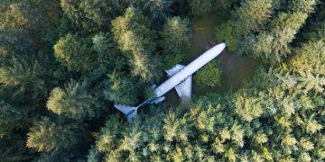 Sustainable Aviation Fuel (SAF): US Airlines' Path to 28% Carbon Reduction - Cover Image