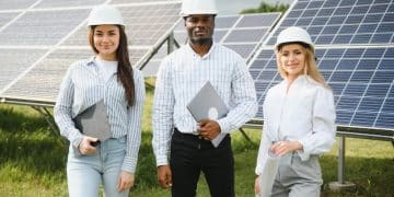 Community Solar: How US Consumers Save & Reduce Carbon Footprint - Cover Image